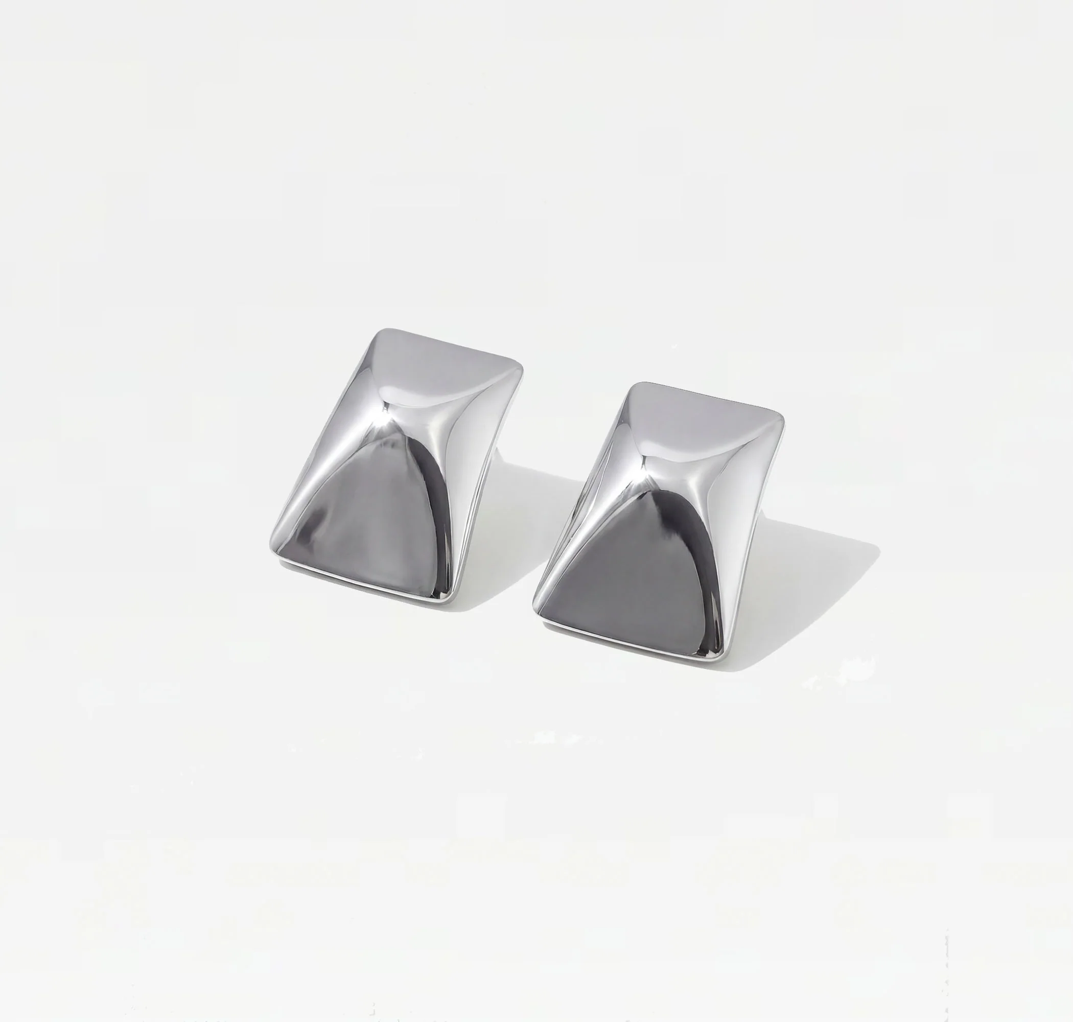 The Bia Curved Earrings