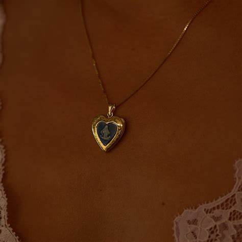 The Blue Mary Photo Locket - Image 6
