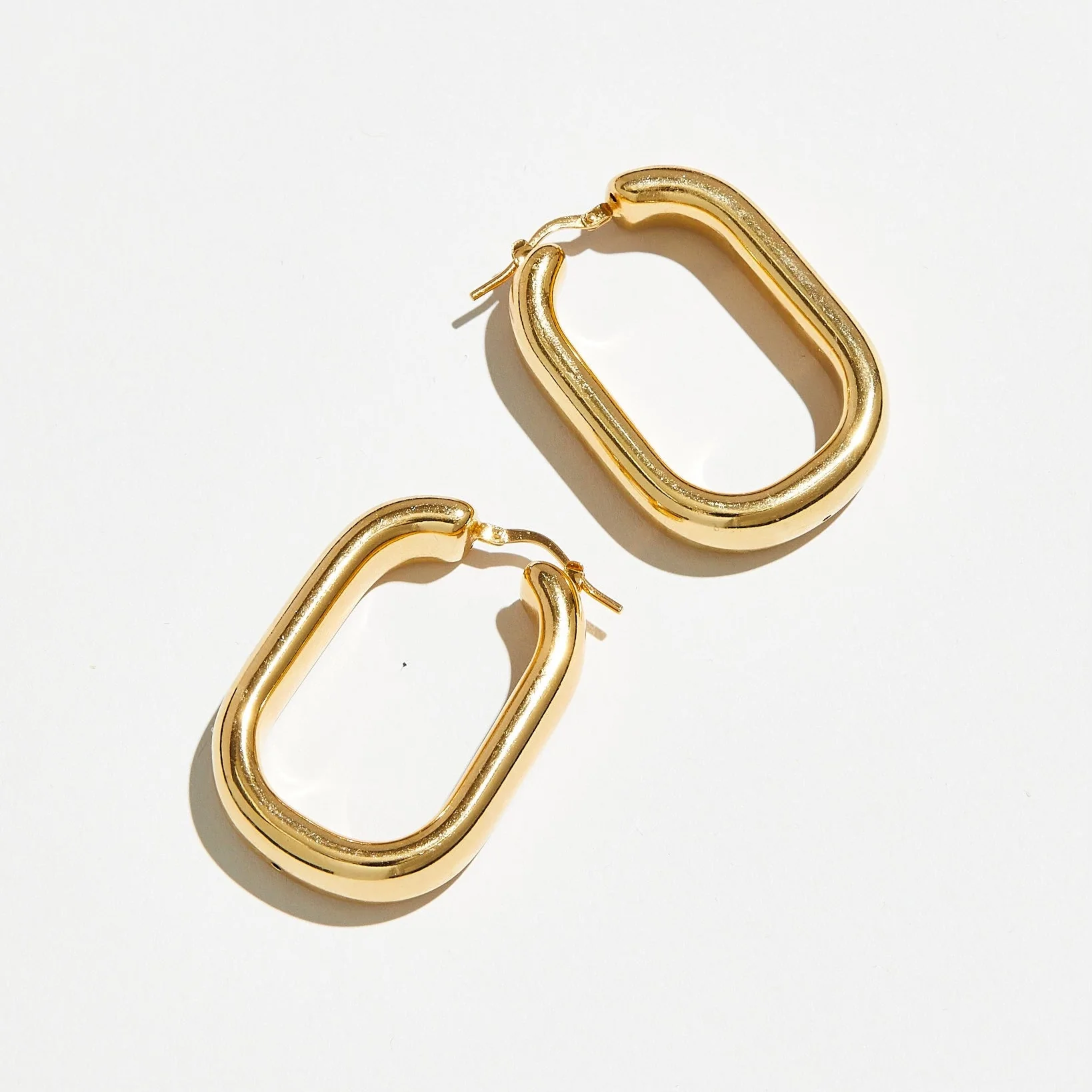 THE BOLD EMI HOOPS