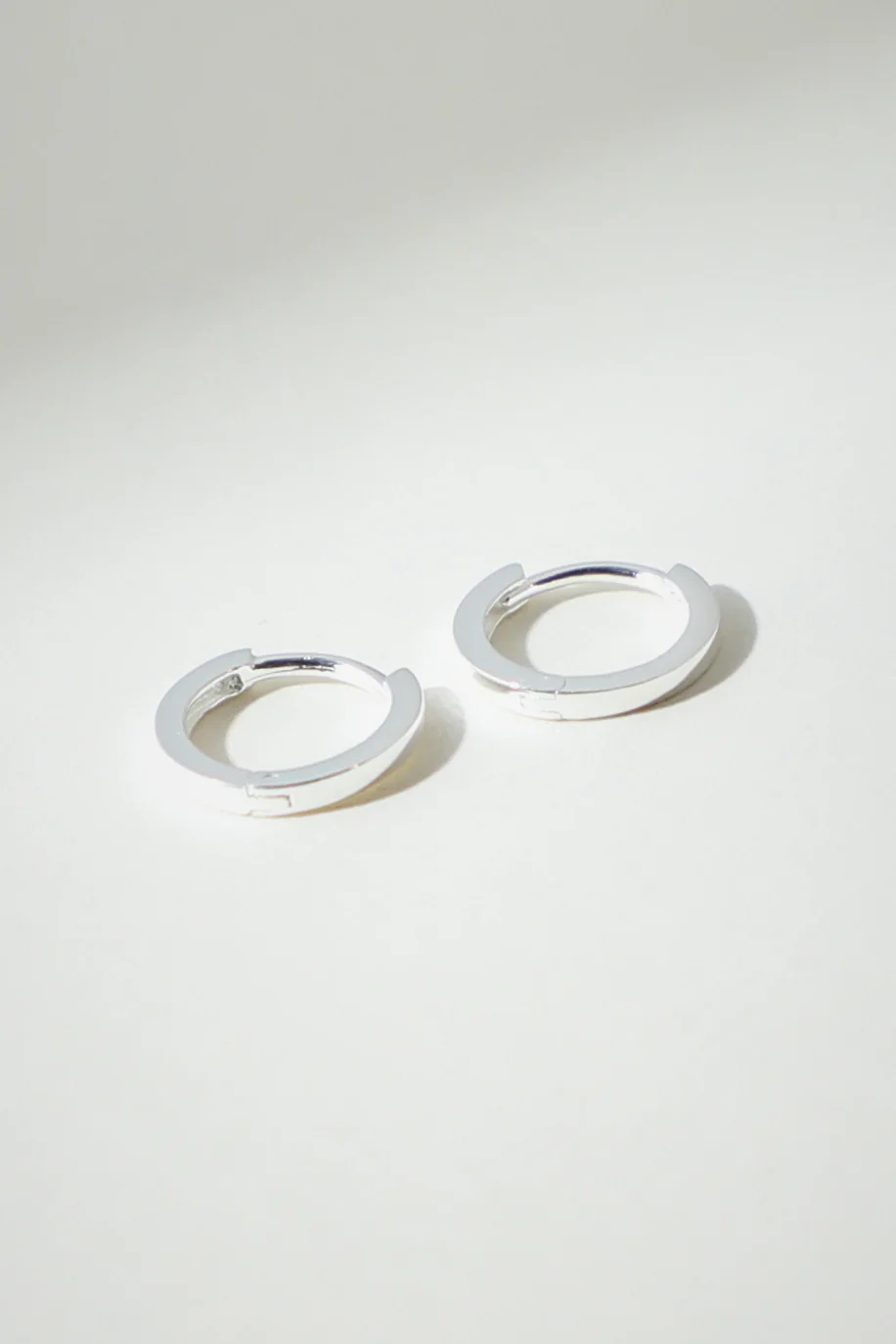 The Essential Huggie Hoops - Image 5