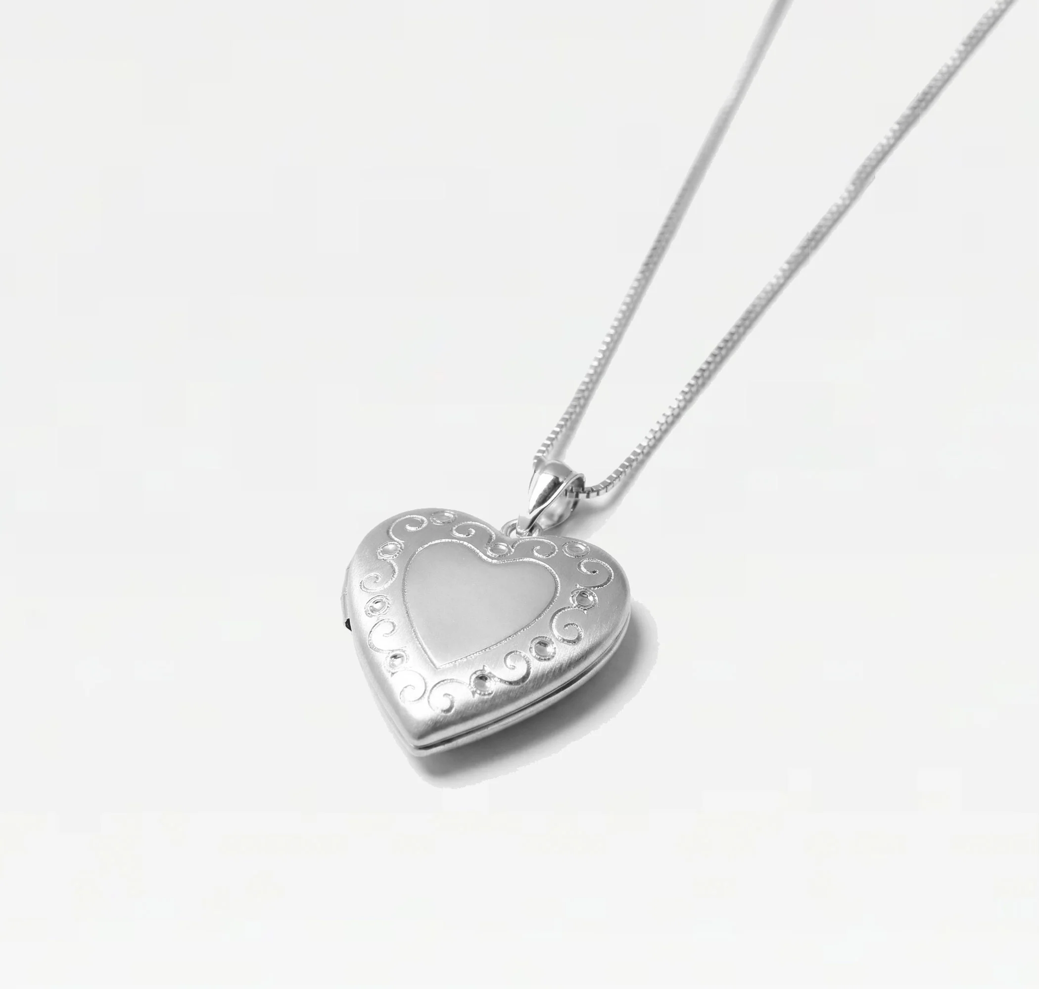 The Eternal Heart Photo Locket - Image 3