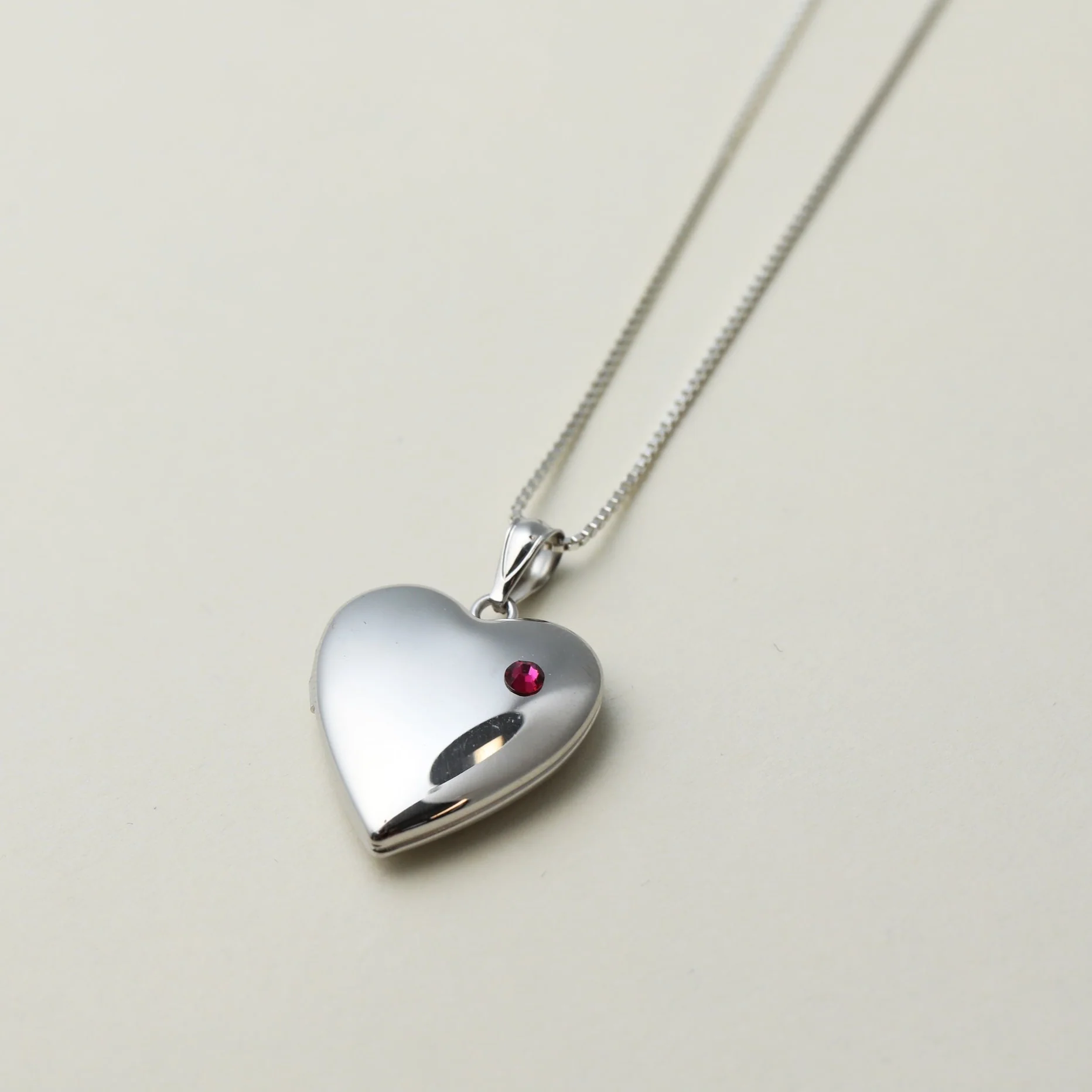 The Gem Heart Photo Locket - Image 8