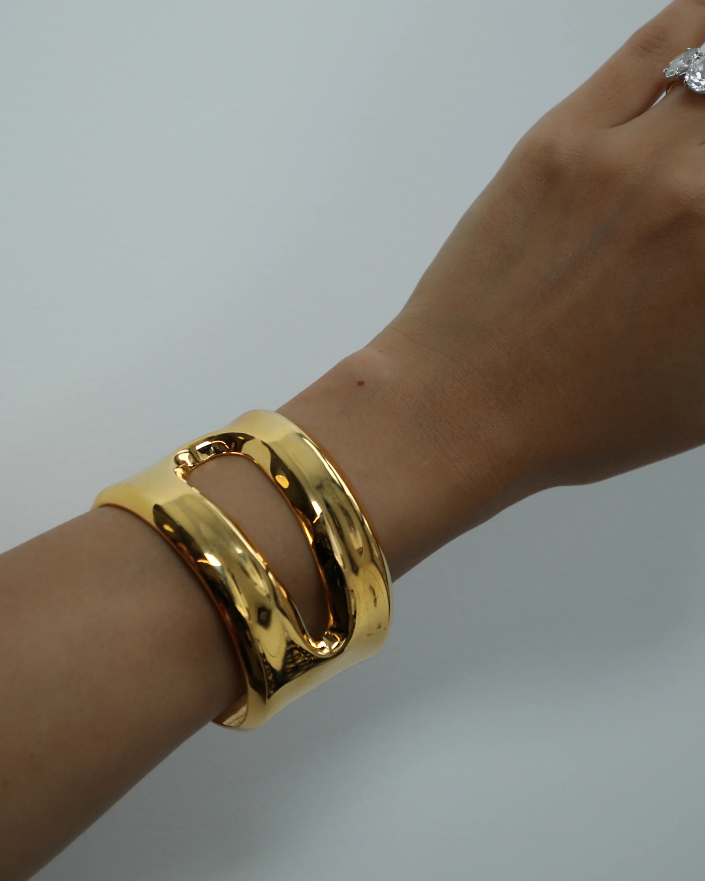 THE GOLD STATEMENT CUFF - Image 3