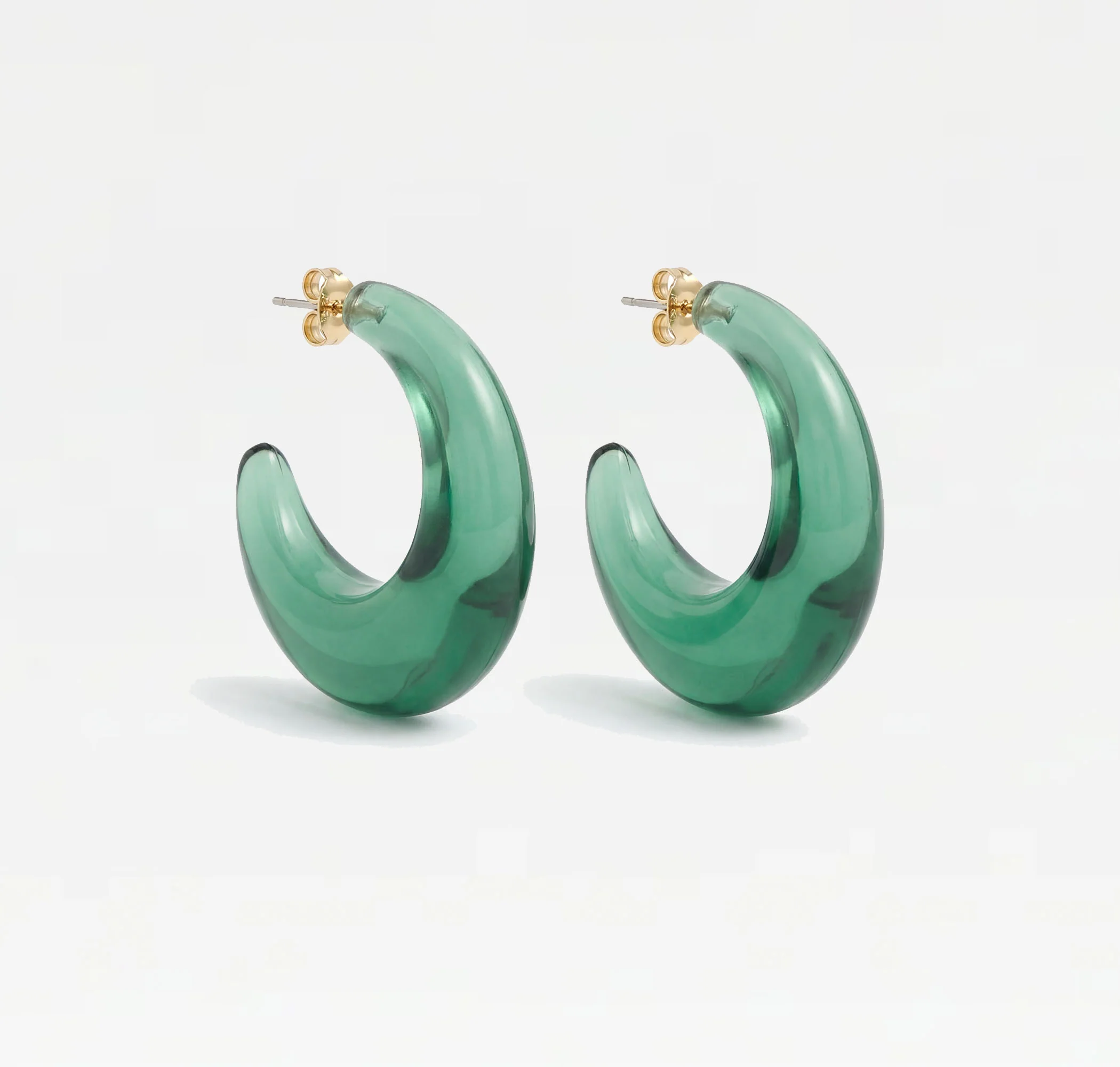 THE GREEN RESIN HOOP EARRINGS - Image 3