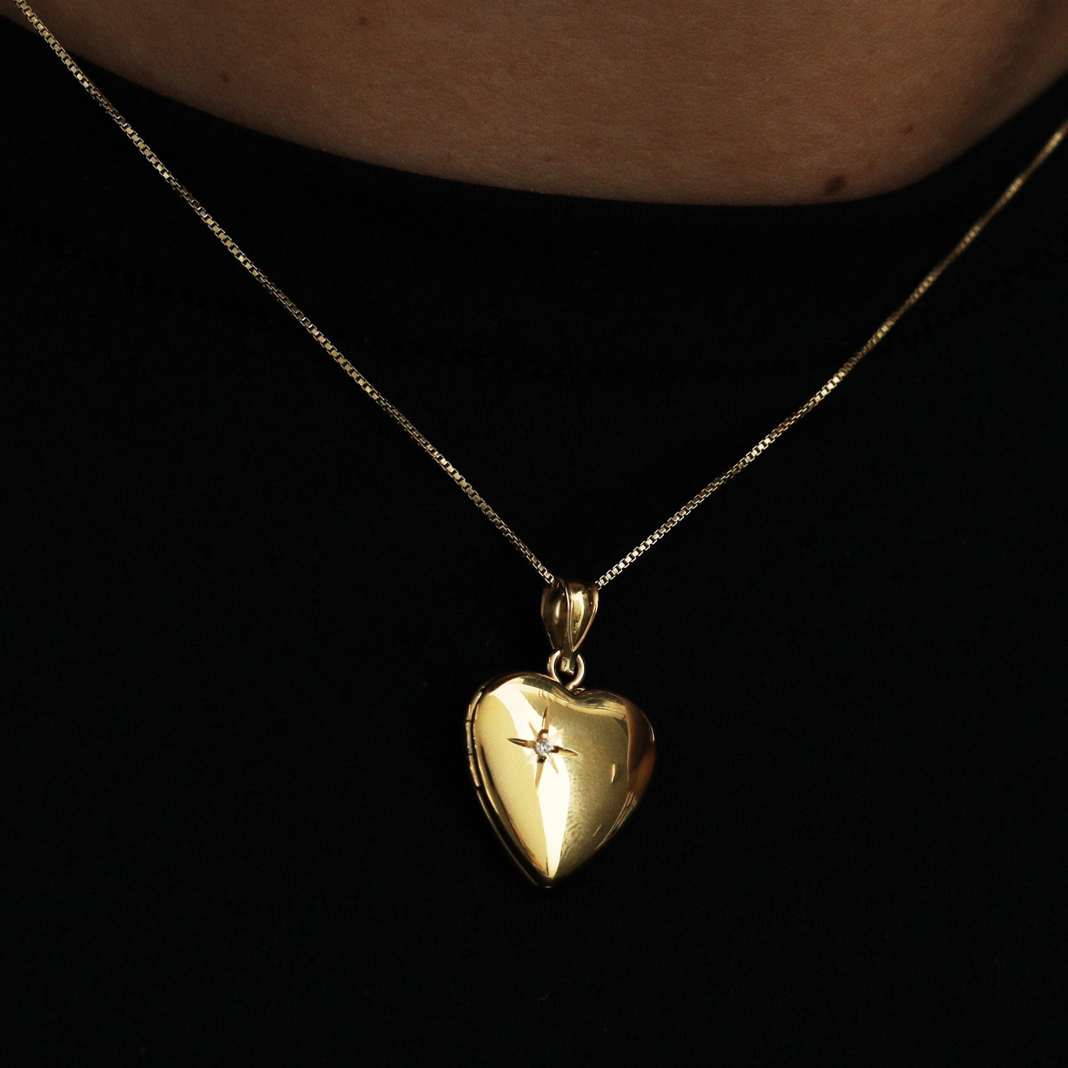 The Single Stone Photo Locket - Image 3