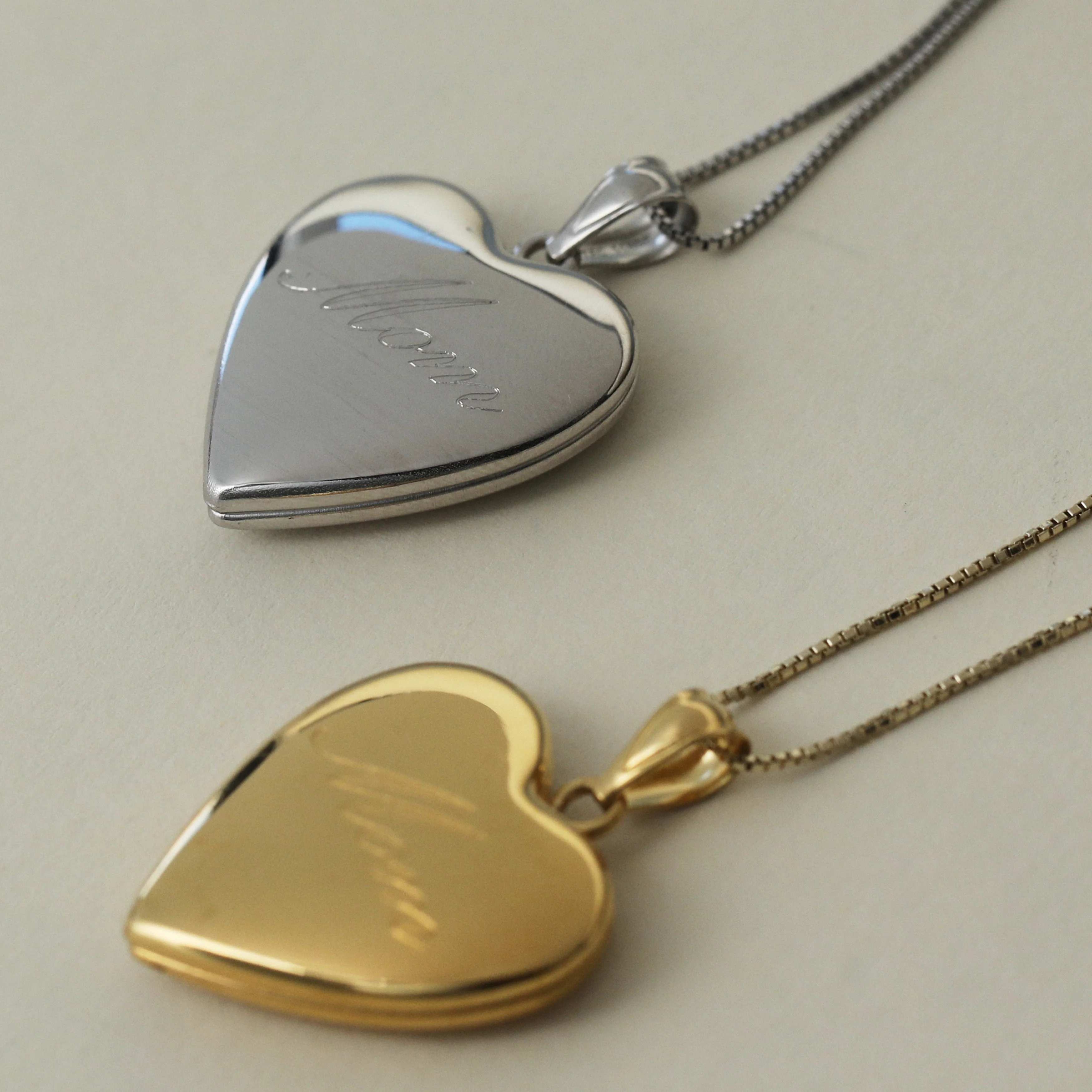 The Mom Engraved Photo Locket - Image 7