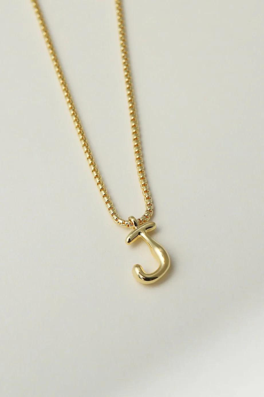 THE MULBERRY LETTER PENDANT NECKLACE - Image 14