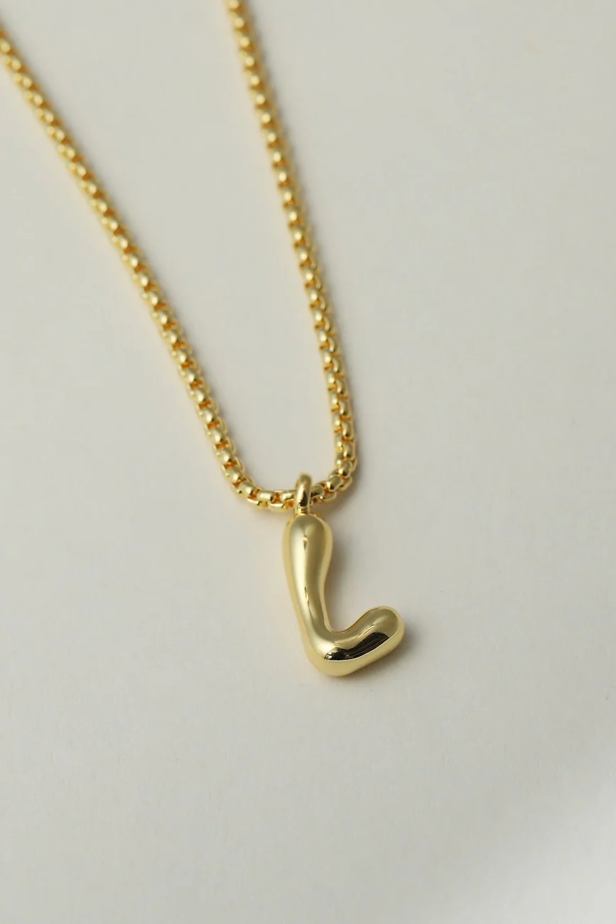 THE MULBERRY LETTER PENDANT NECKLACE - Image 16