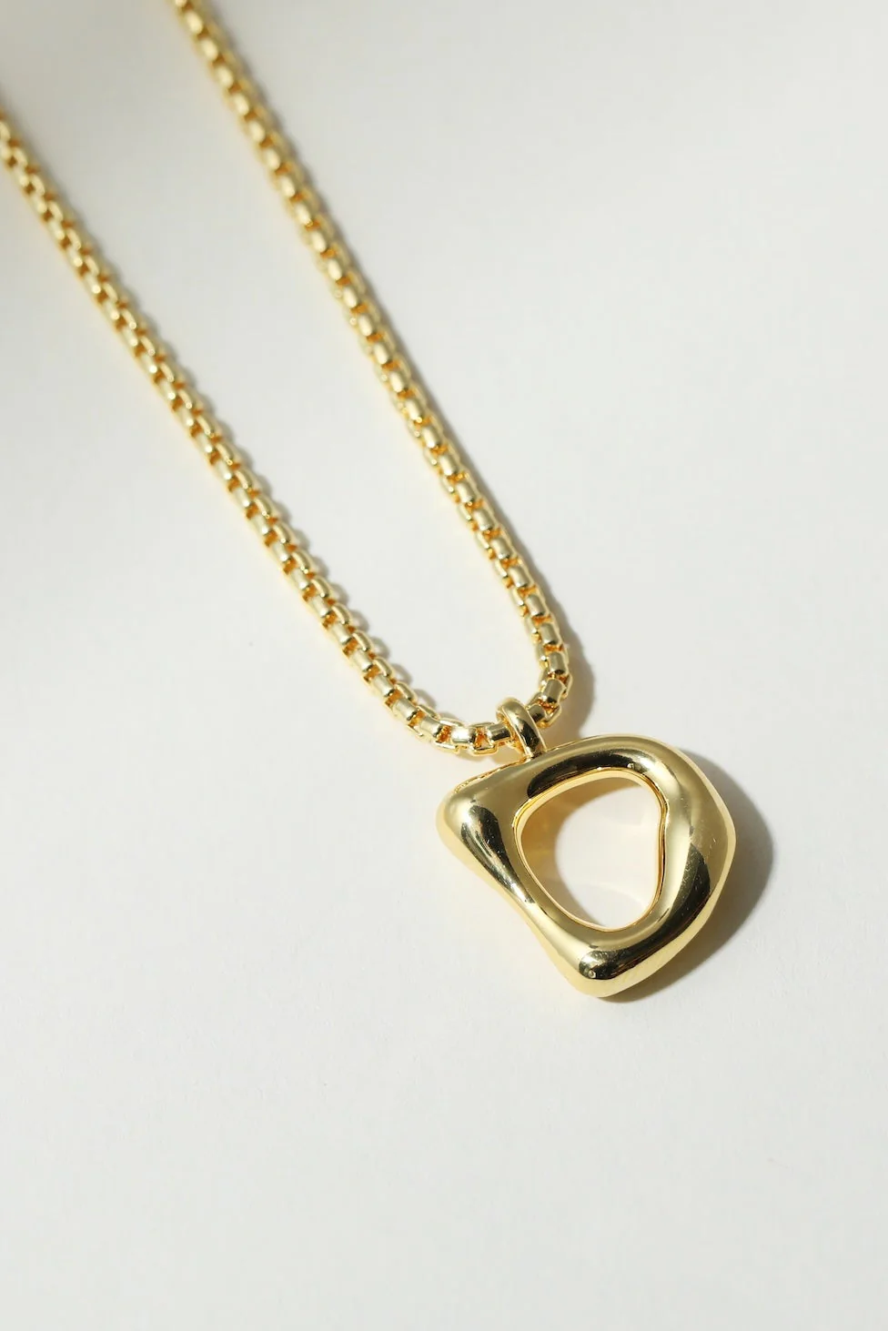 THE MULBERRY LETTER PENDANT NECKLACE - Image 8
