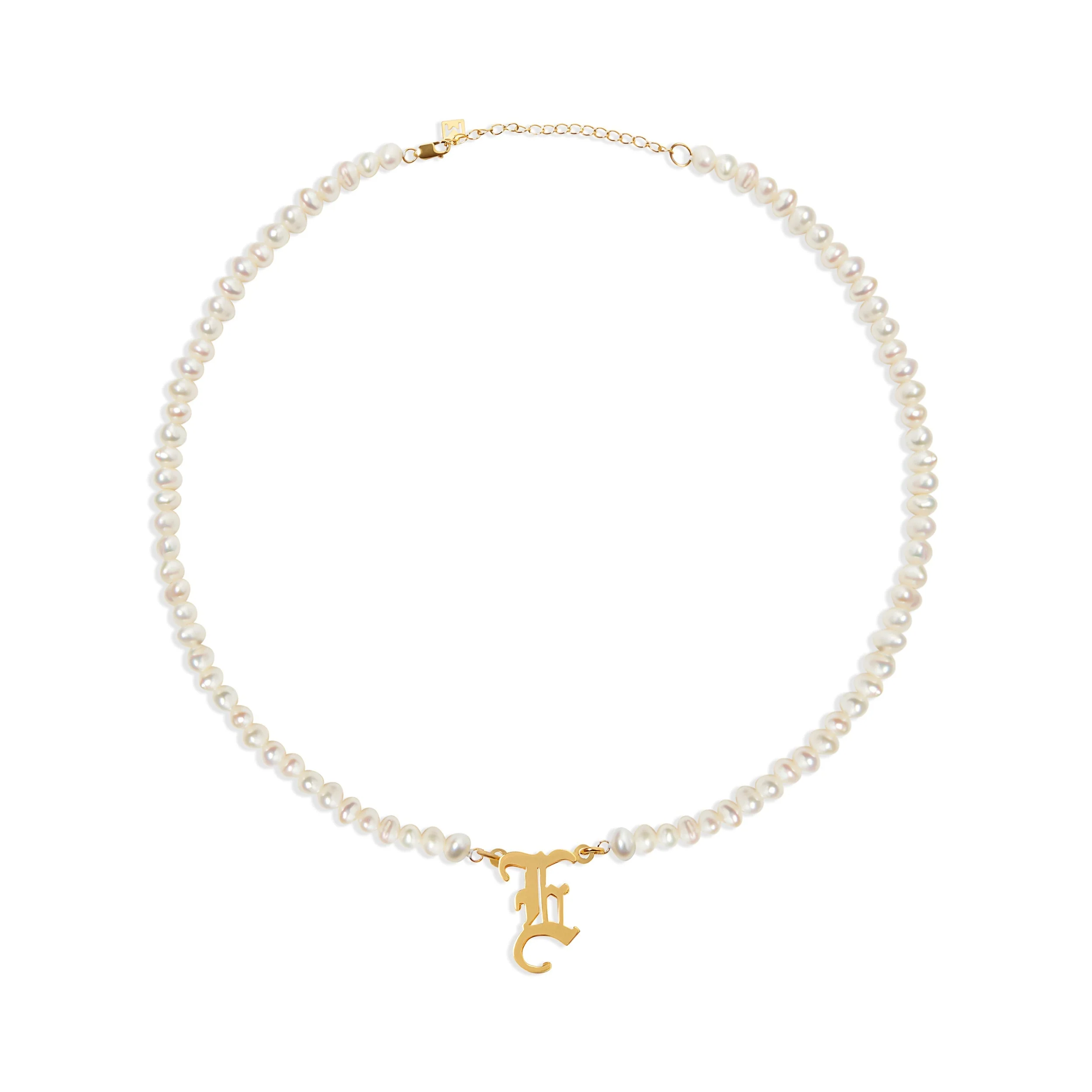 The Old English Single Initial Pearl Necklace - Image 5
