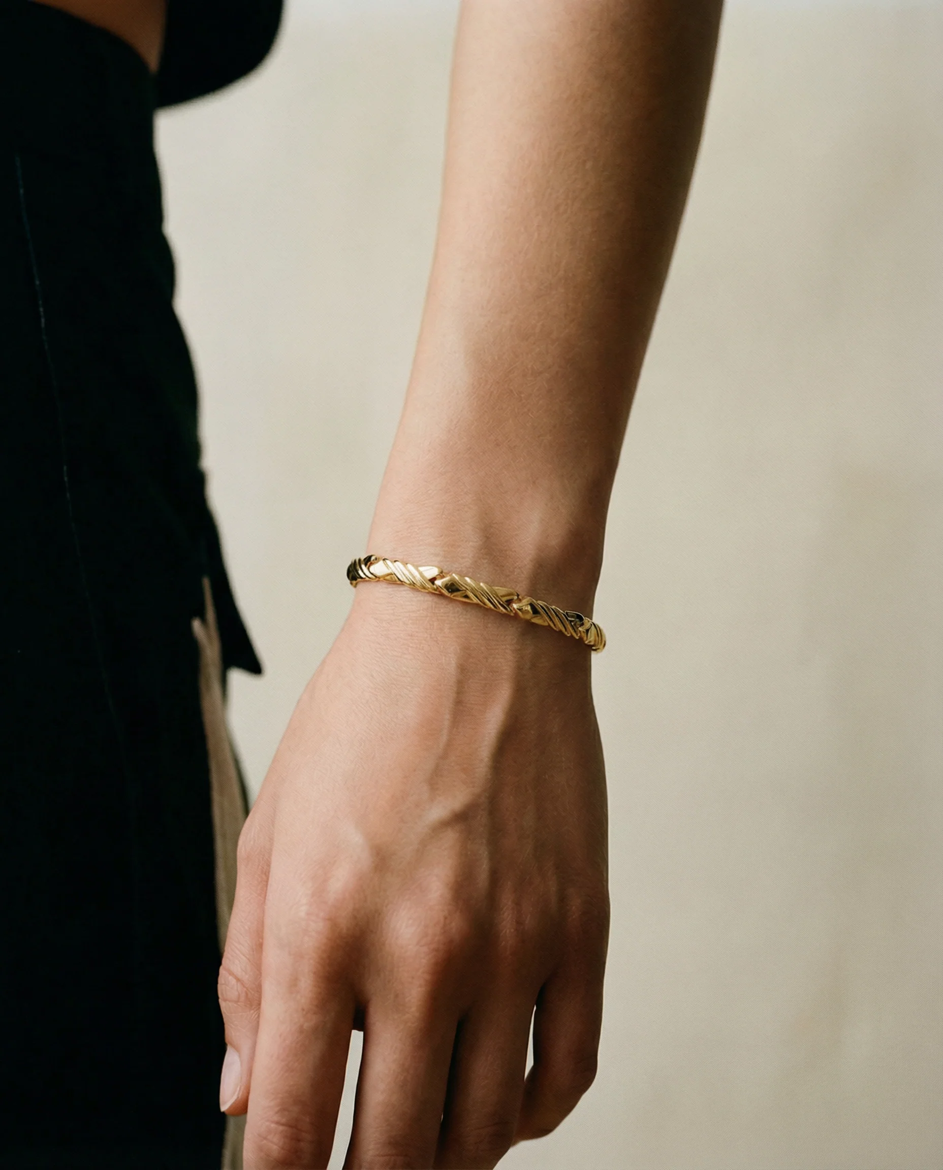 The Prima Link Bracelet - Image 2