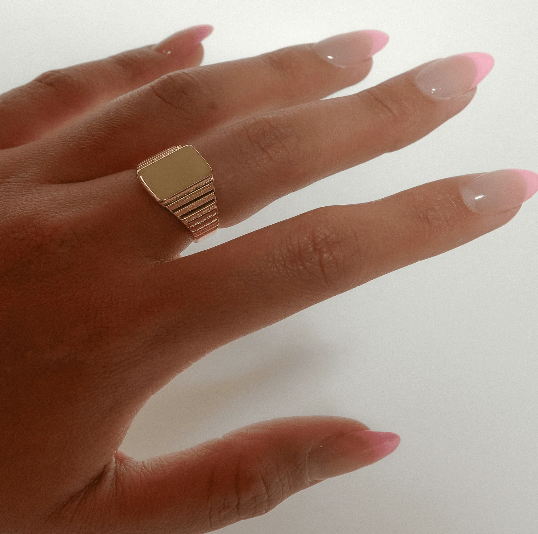 The Rouge Signet Ring - Image 3