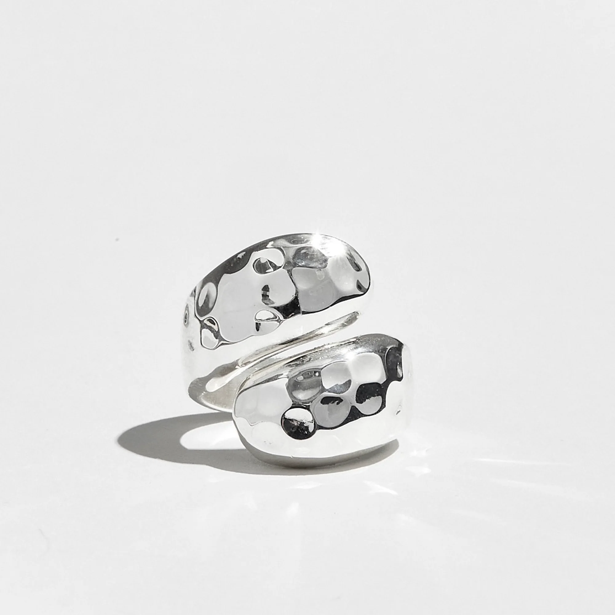 THE SILVER HAMMERED WRAP RING - Image 5