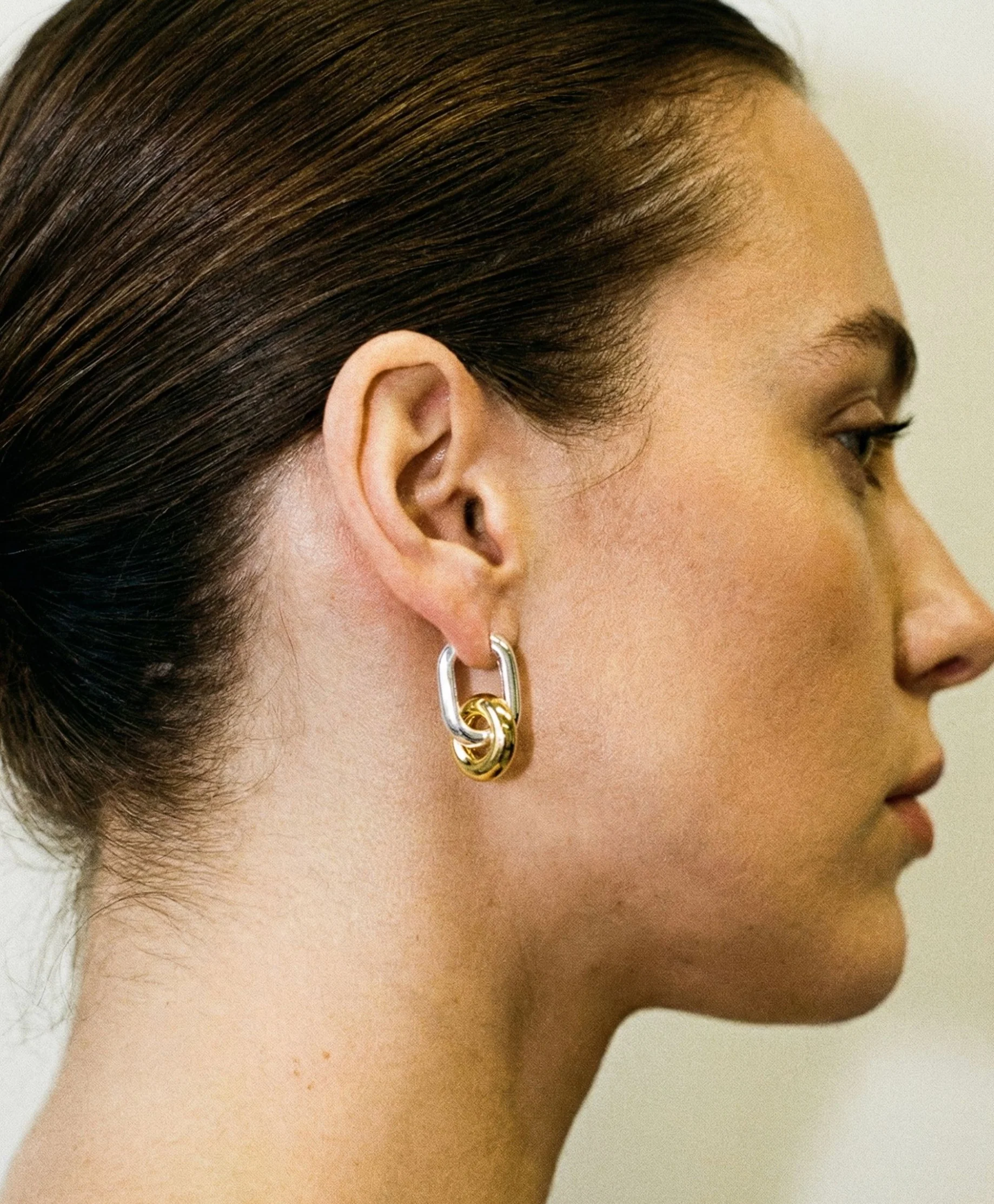 THE TWO TONE CLARA EARRINGS - Image 2